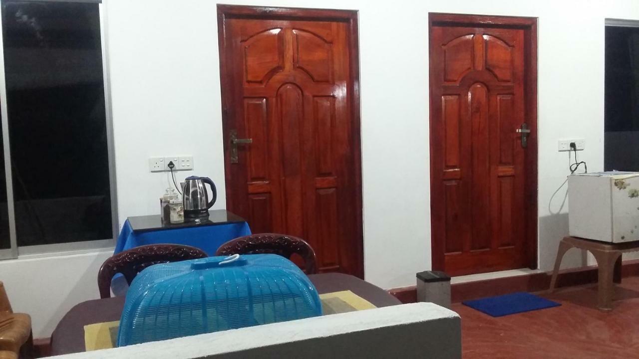 Hotel Oceanic White House Nilaveli Exterior foto