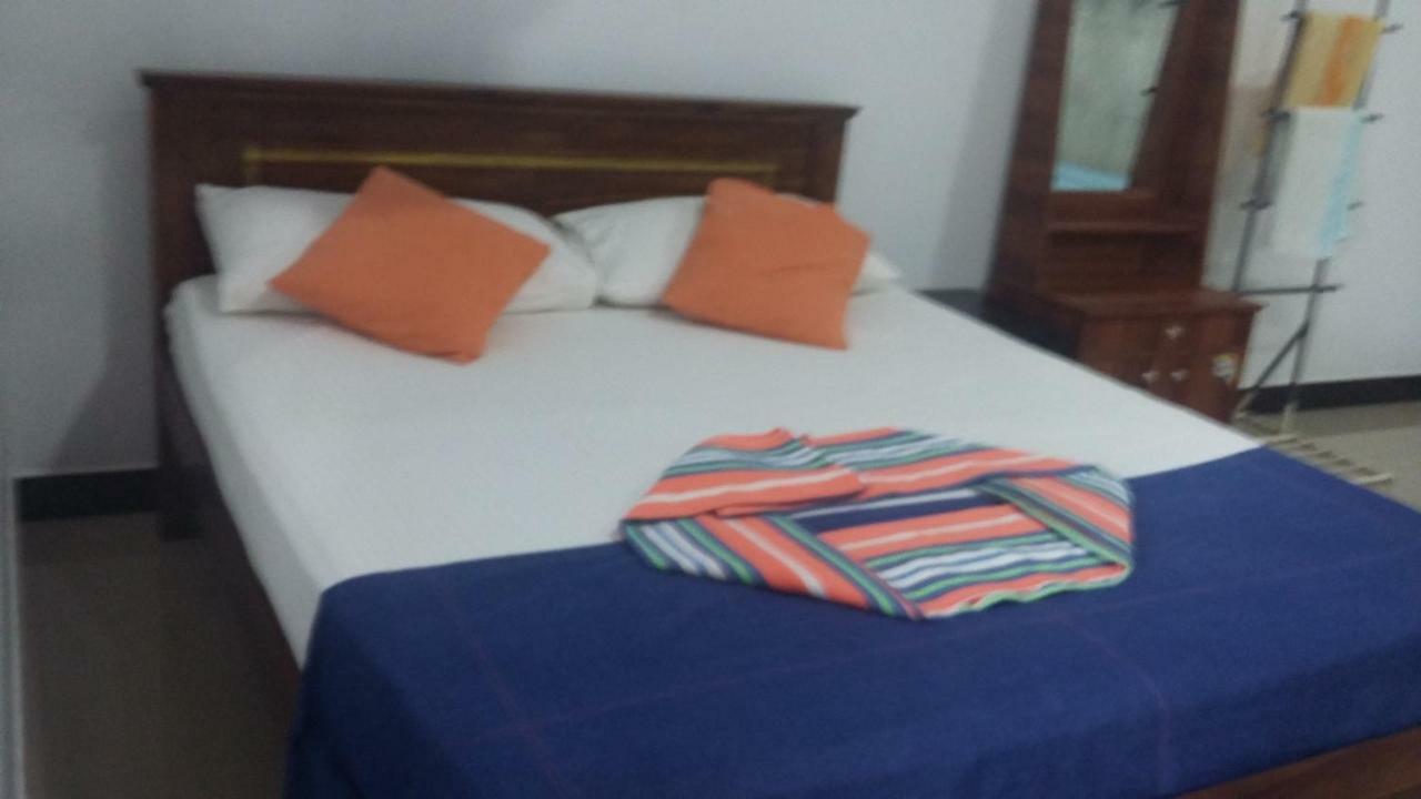 Hotel Oceanic White House Nilaveli Exterior foto