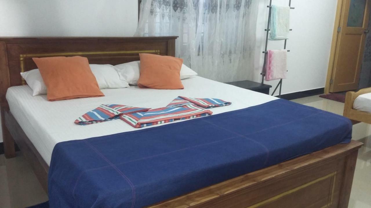 Hotel Oceanic White House Nilaveli Exterior foto